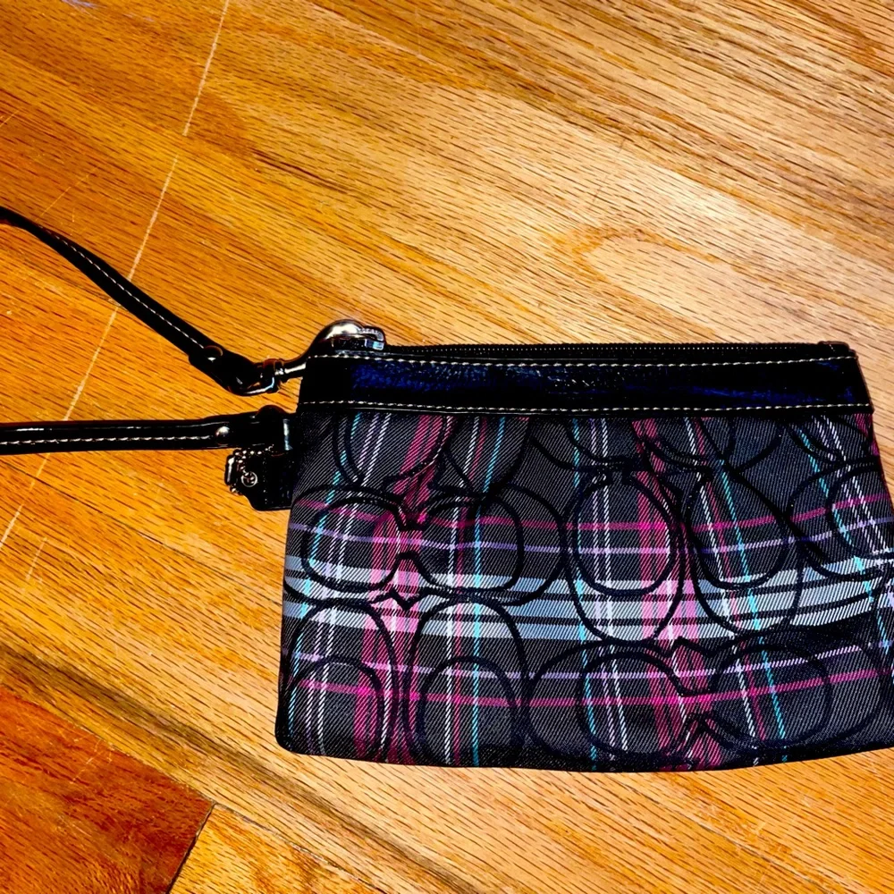 Vintage Coach Wristlet - Picture 1 of 1